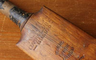 Aquila Clapshaw Salmon Cricket Bat