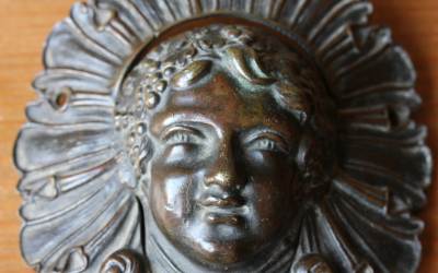 Bronze Pocket Face