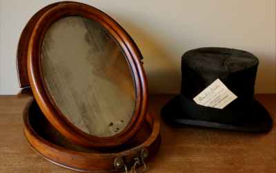 Folding Campaign Mirror