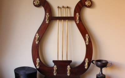 Lyre Whip Hat Rack