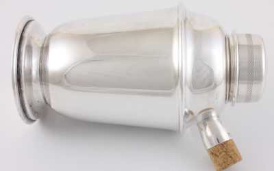 Plato Cork Shaker