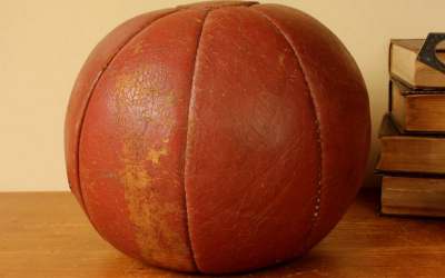 Rust Med Ball