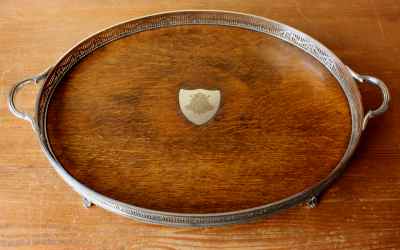 Shield Gallery Tray